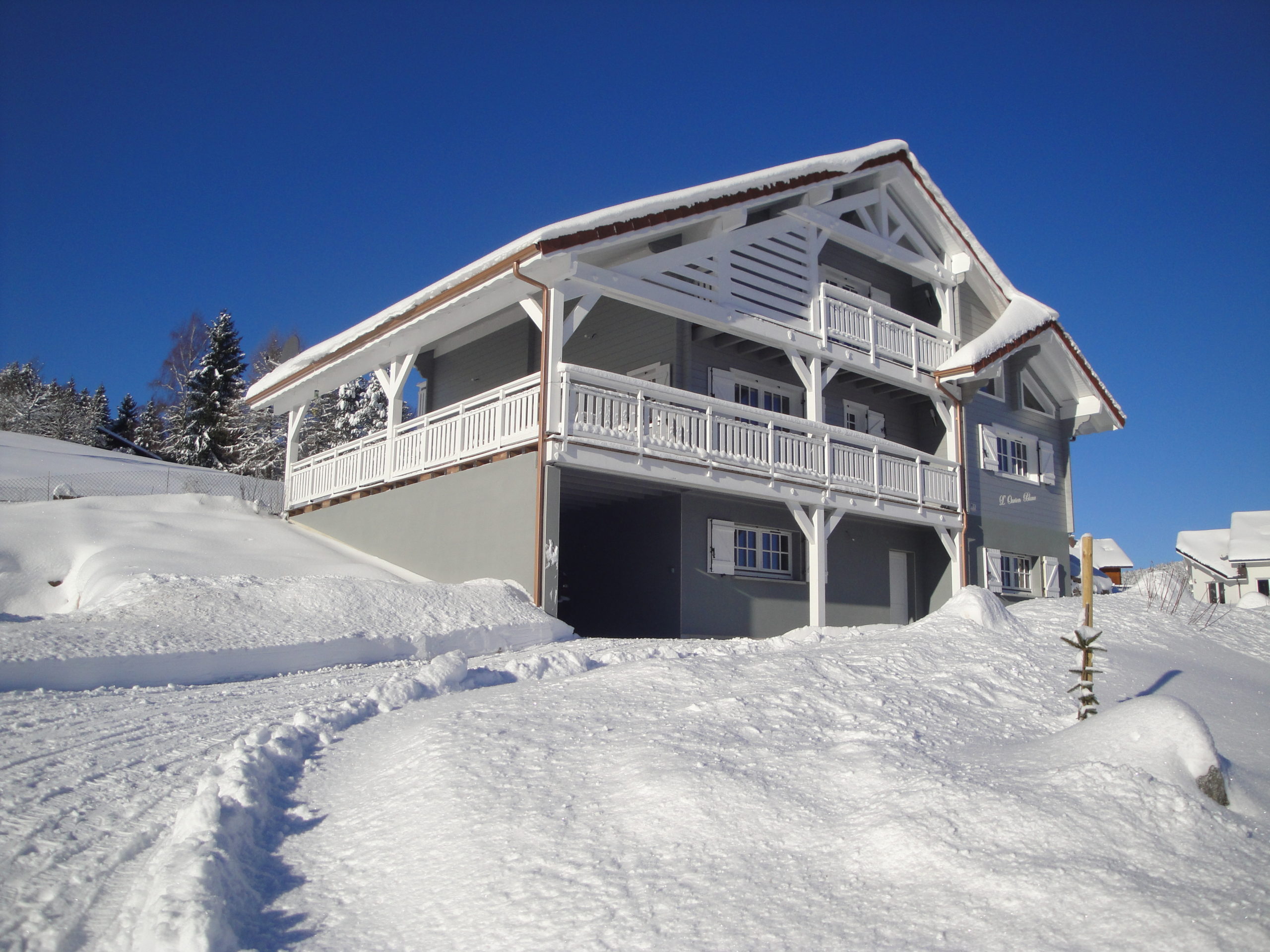 Maisons et chalets bois GICO Constructions Vosges - Madriers massifs Gamme montagne